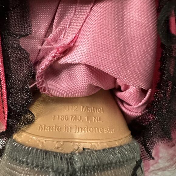 Ever After High Briar Beauty First Wave Chapter Doll 2012 - Picture 10 of 11